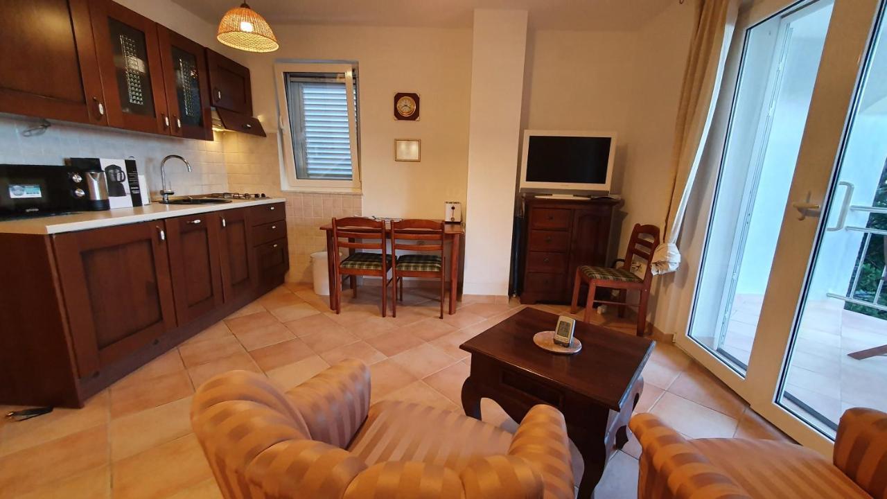 Sea Side Apartments 4* Нови-Винодолски Экстерьер фото